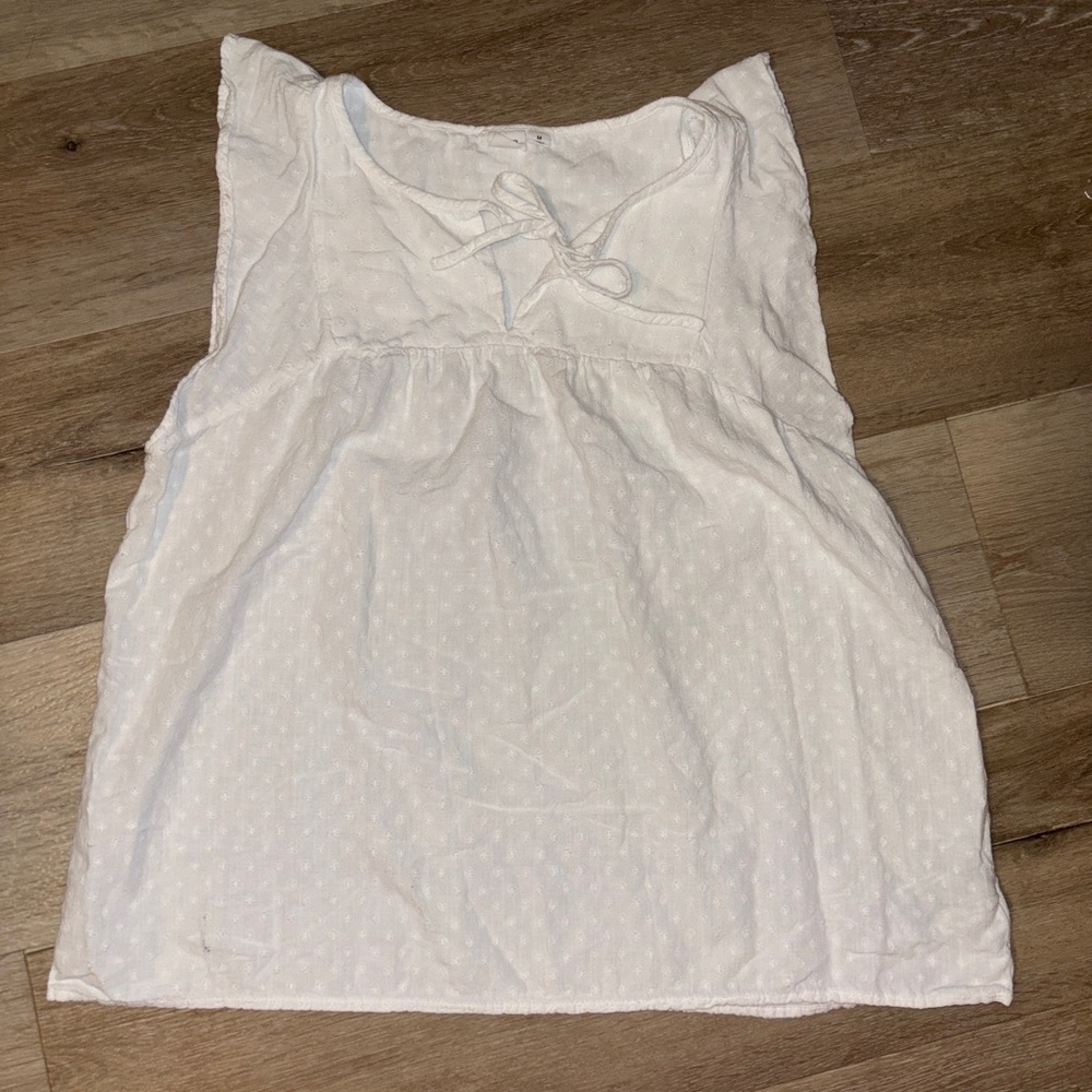🤍 GAP White Textured Tank – Size Medium